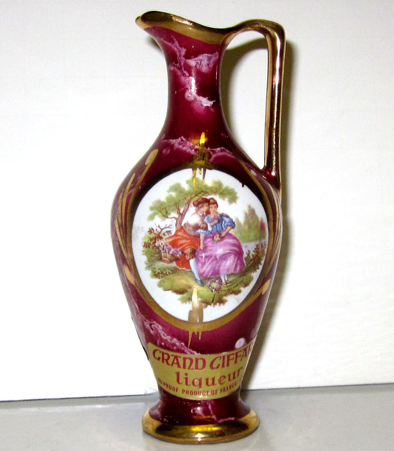 a decoration representing the painting The Lover Crowned by Fragonard.