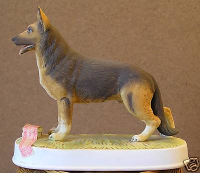 1975 LIONSTONE PORCELAIN GERMAN SHEPHERD DECANTER