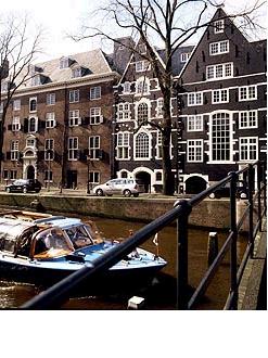 KLM 37