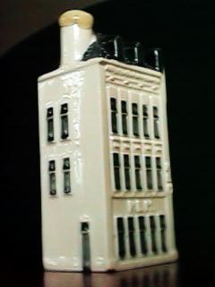 KLM 77