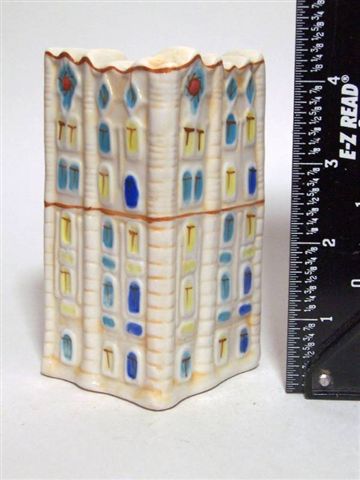 CERAMIC LIQUOR BONBON HEMINGWAY HOUSE  11