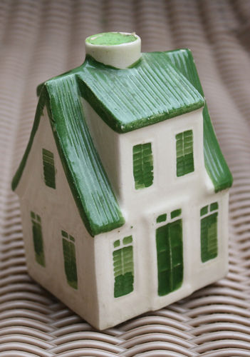 VINTAGE SLM MINIATURE BOTTLE CERAMIC HOUSE