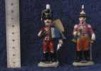 2 miniature soldiers
