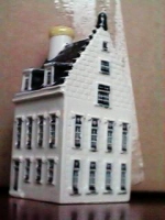 KLM 77