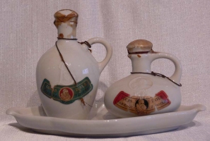 Bols colored 2 Jugs Tray Set