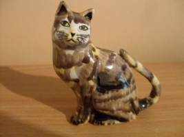 Cat . brown and black