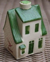 VINTAGE SLM MINIATURE BOTTLE CERAMIC HOUSE