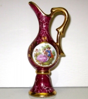 pitcher,a decoration representing the painting The Lover Crowned by Fragonard.11